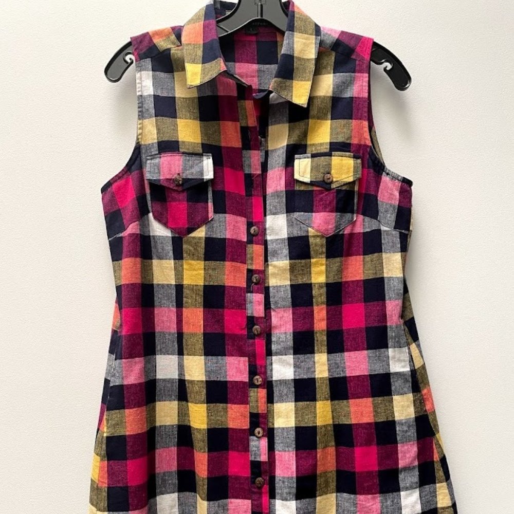 Sleeveless Collared Button Down Shirt